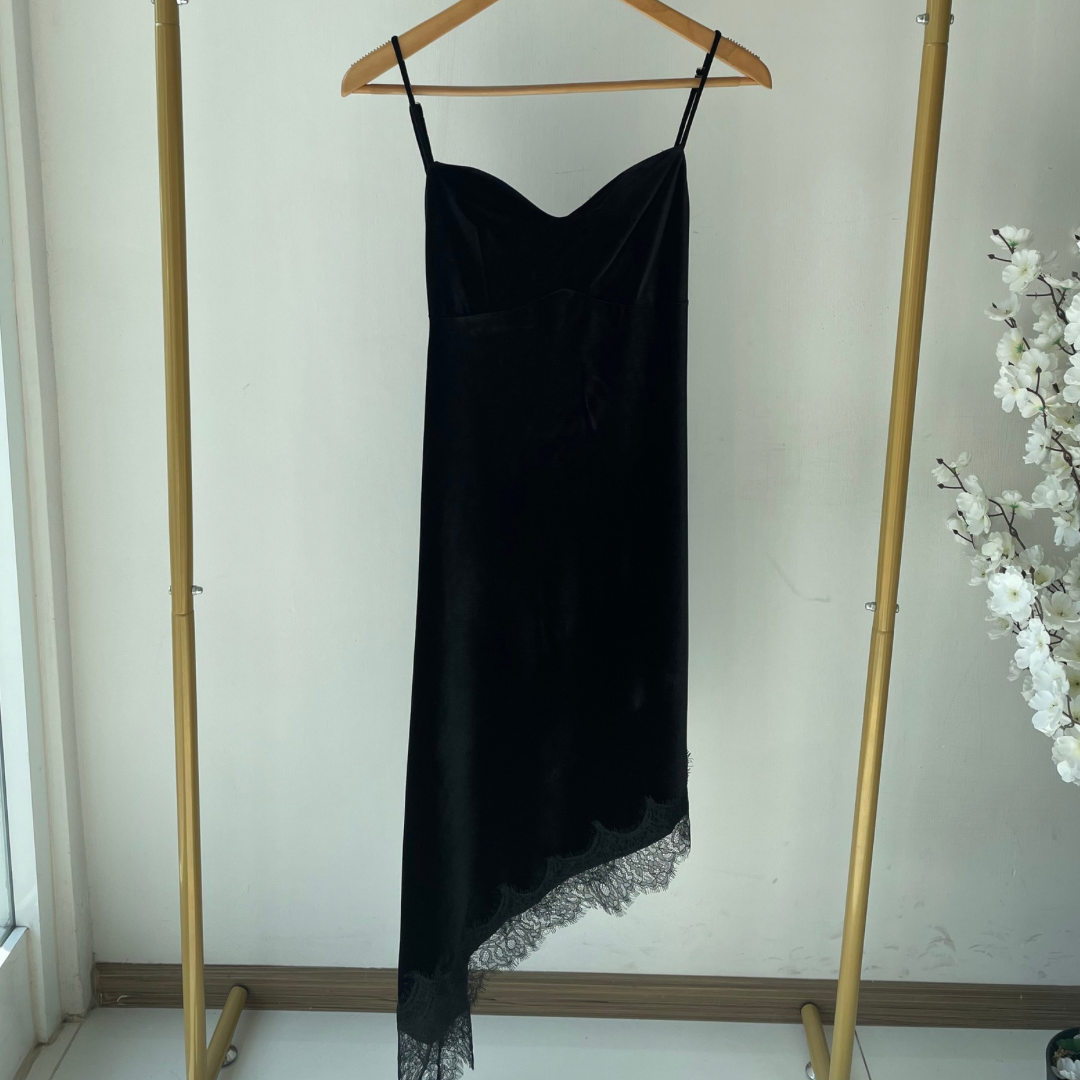 Vestido negro velvet