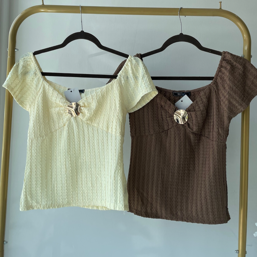 Blusa textura con aplique