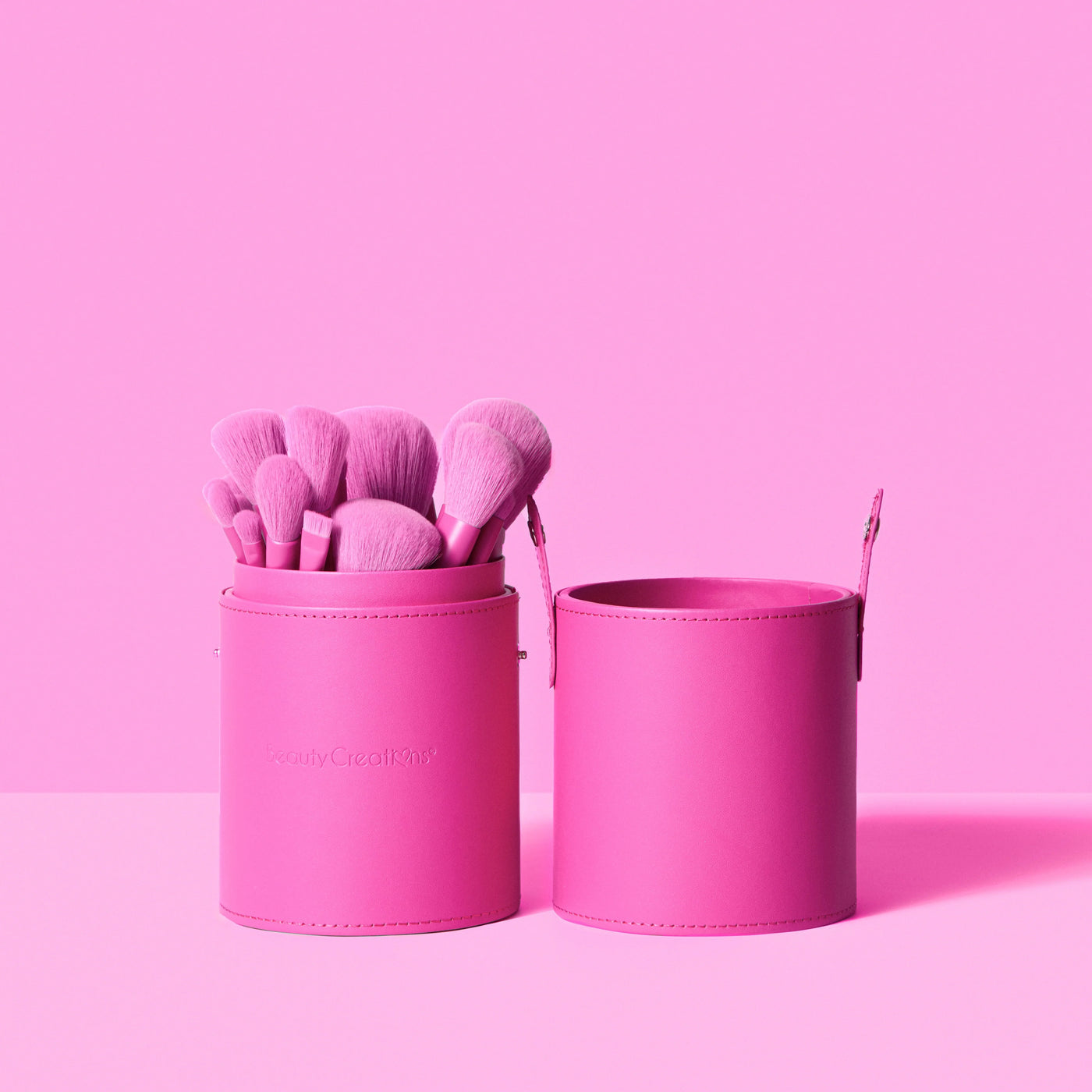 Hot Girl Set De 24 Brochas Con Estuche - Beauty Creations